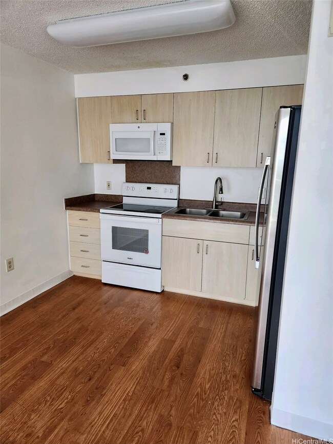 Paiwa Tower unit 507, Waipahu, HI 96797 - photo 3