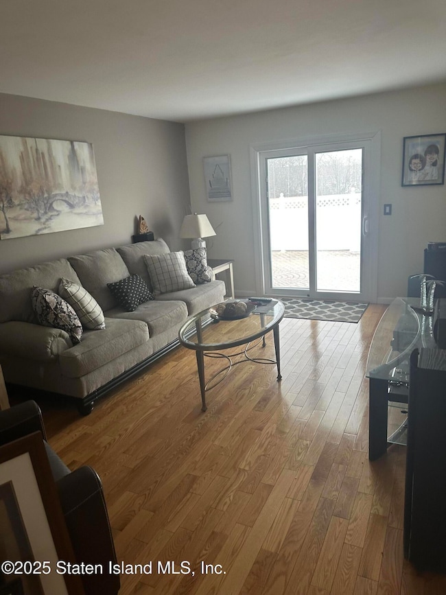 3 Bombay St, Staten Island, NY 10309 - photo 4