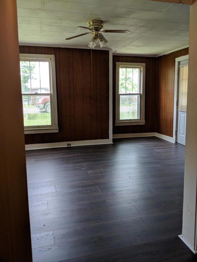 332 Maplewood Dr, Shelbyville, TN 37160 - photo 5