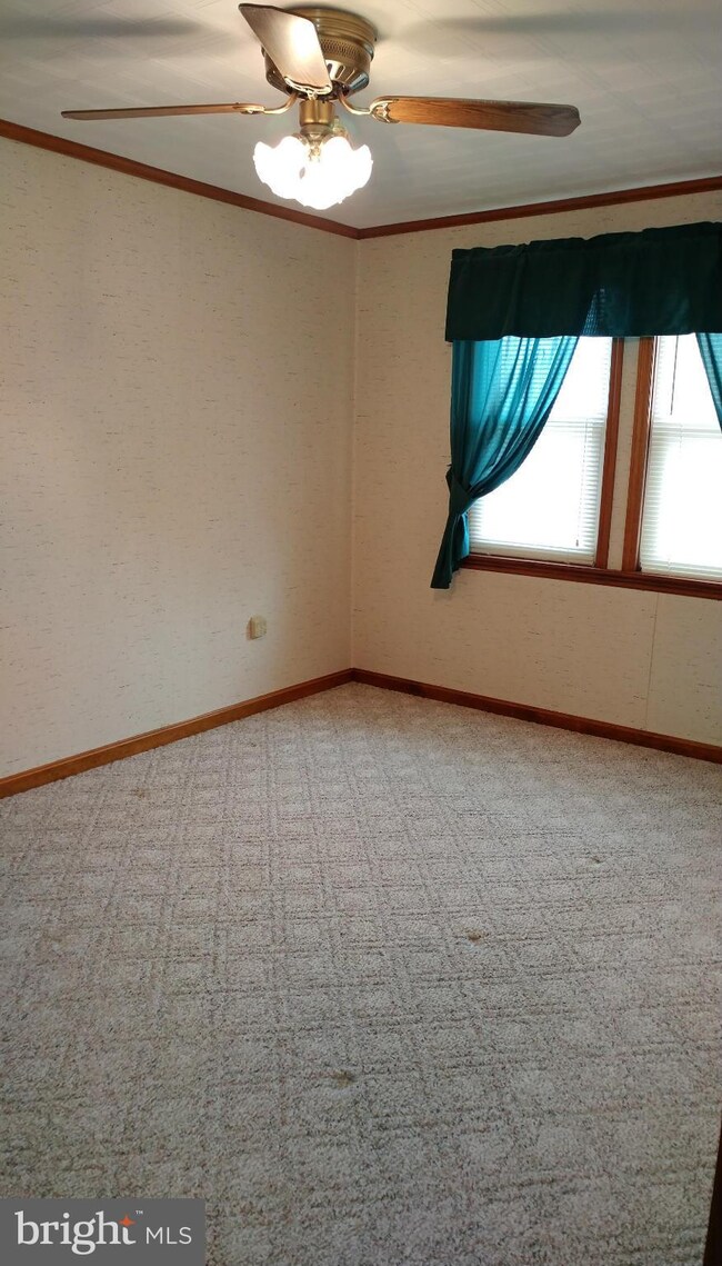 1049 Church St, Brooklyn, MD 21225 - photo 7