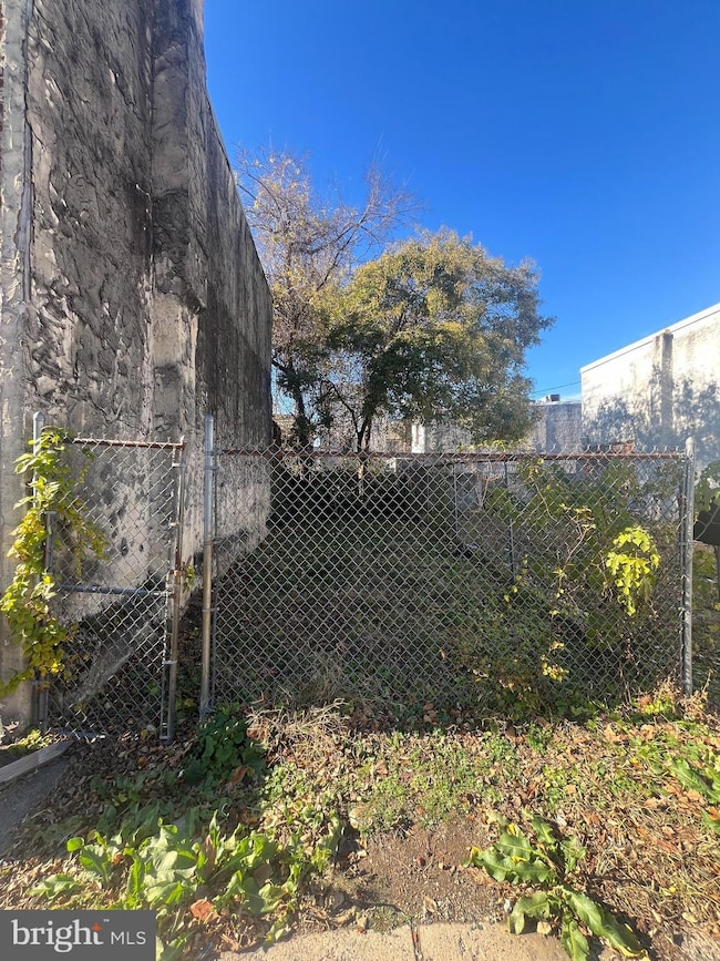 1302 06 S Harmony St, Philadelphia, PA 19146 - photo 2