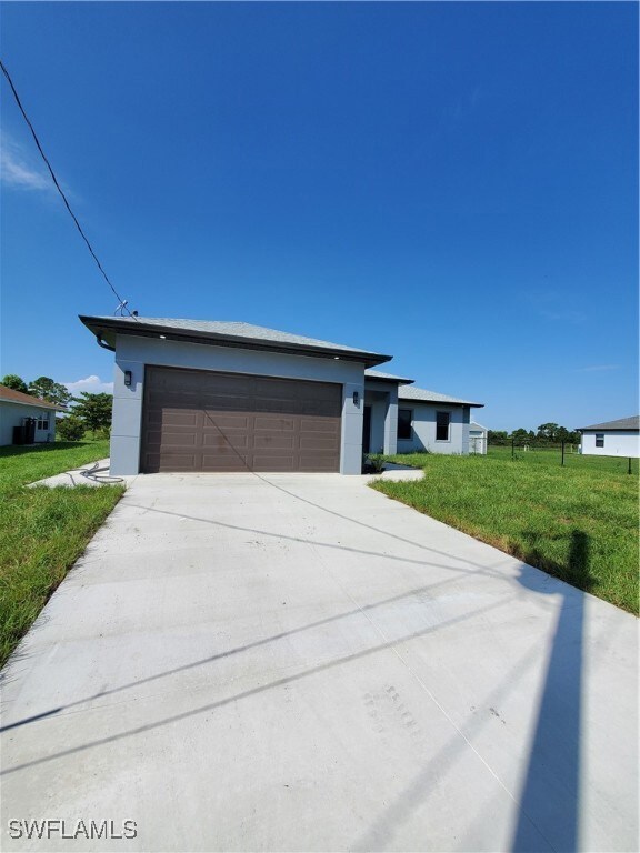 368 Glenridge Dr, Lehigh Acres, FL 33974 - photo 4