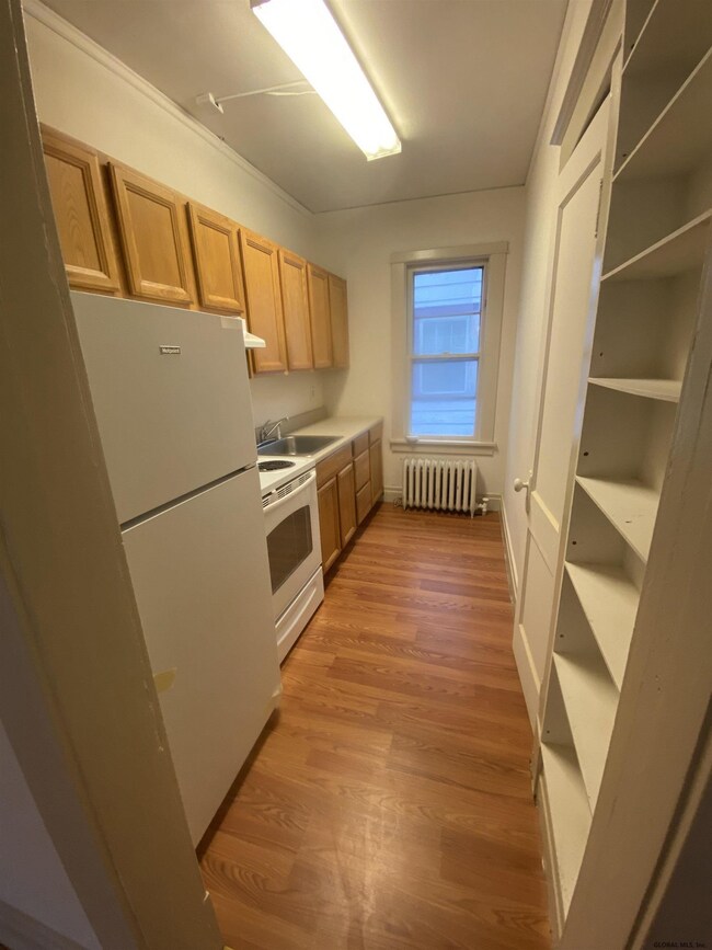 281 Myrtle Ave, Albany, NY 12208 - photo 5