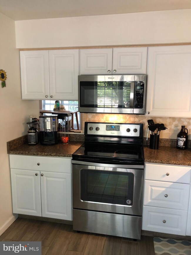 2897 Madeira Ct unit 103, Woodbridge, VA 22192 - photo 3