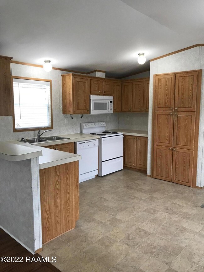 224 Blanco Dr, Youngsville, LA 70592 - photo 6