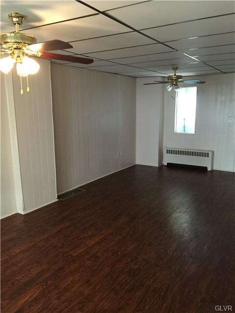 942 Oak St, Allentown, PA 18102 - photo 2