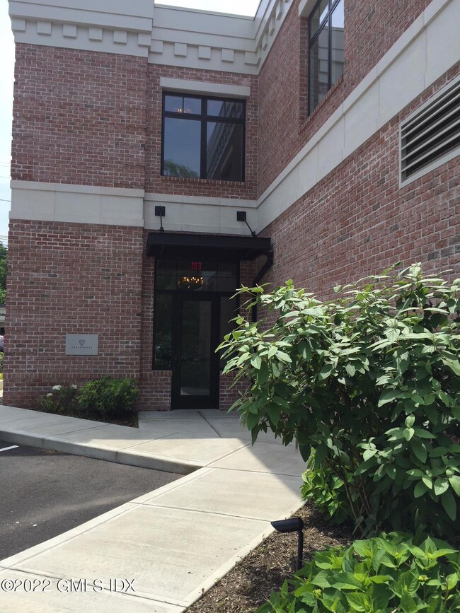 1381 E Putnam Ave unit 4, Old Greenwich, CT 06870 - photo 4