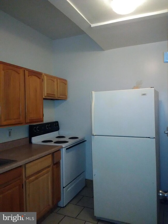 146 N 5th St unit 3F, Reading, PA 19601 - photo 2