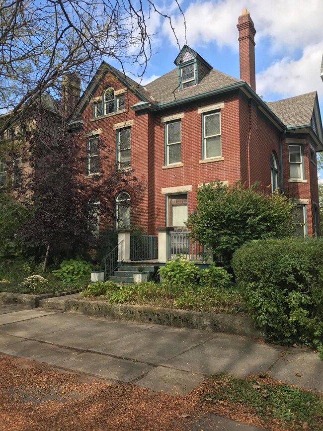 768 Franklin Ave