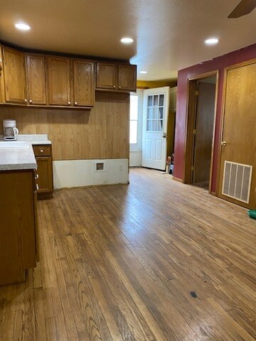 201 N Vine St, Camargo, IL 61919 - photo 7