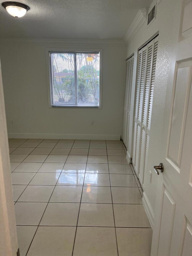 6034 Fores Hill Blvd unit 101, West Palm Beach, FL 33415 - photo 4