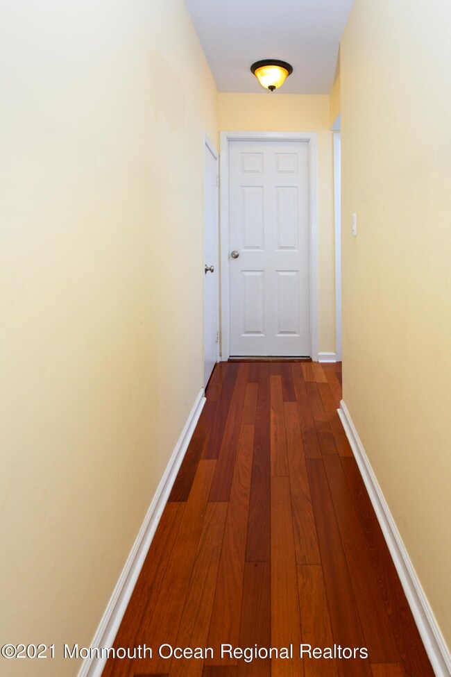 04 hall
