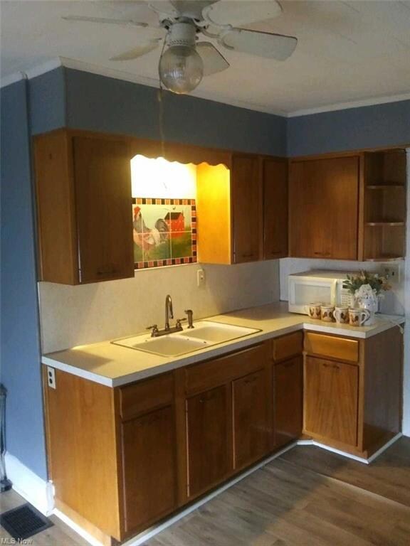 236 Locust St, Coshocton, OH 43812 - photo 4