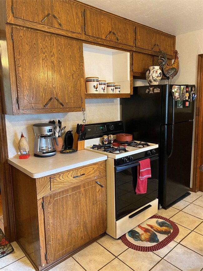 717 Dezso Dr, Alvin, TX 77511 - photo 5