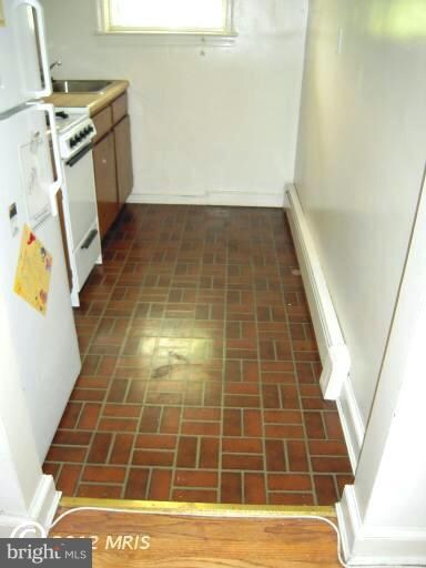 702 Laurel Ave unit 2, Laurel, MD 20707 - photo 4