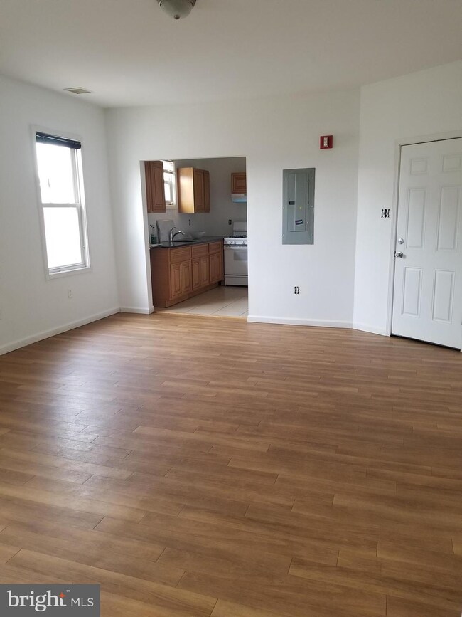 805 W Atlantic Ave, Laurel Springs, NJ 08021 - photo 2