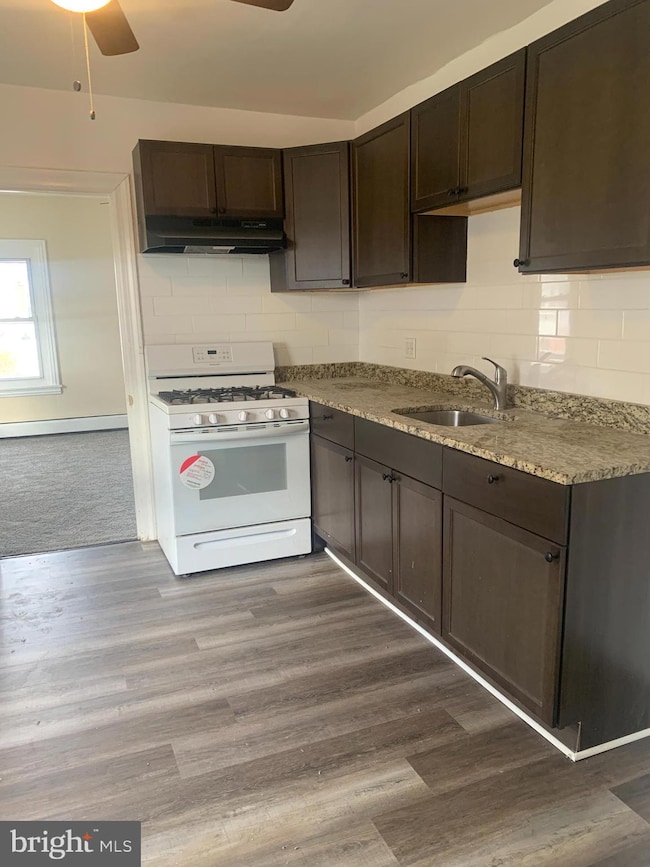 914 Swede St, Norristown, PA 19401 - photo 3