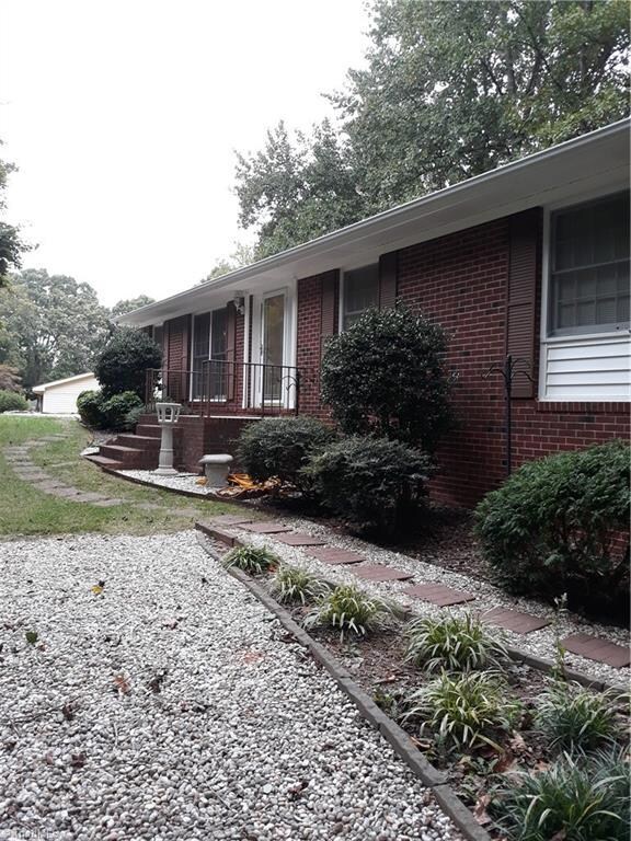 920 Amity Rd, Asheboro, NC 27203 - photo 5