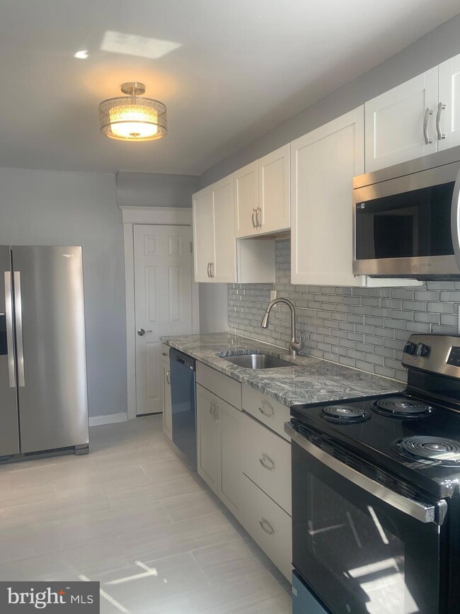 948 Duncan Ave, Lansdowne, PA 19050 - photo 3