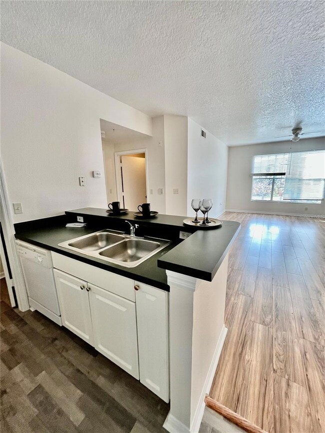 5512 Metrowest Blvd unit 205, Orlando, FL 32811 - photo 6