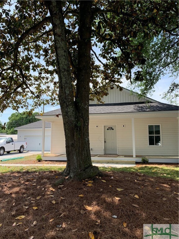 2123 E 38th St, Savannah, GA 31404 - photo 2