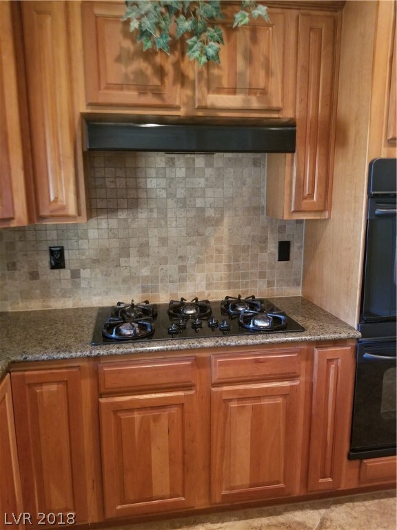 Five gas hub cooker top