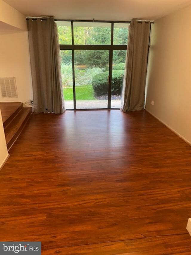 1621 Parkcrest Cir unit 100, Reston, VA 20190 - photo 6