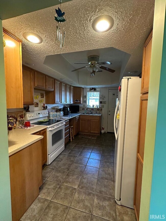 1122 NW C St, Linton, IN 47441 - photo 6