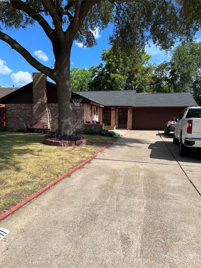 7611 Deadwood Dr, Houston, TX 77040 - photo 2