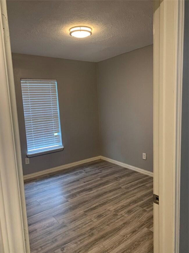 937 Marcolin St, Houston, TX 77088 - photo 3