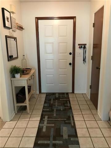 7630 Monrovia St, Shawnee, KS 66216 - photo 3