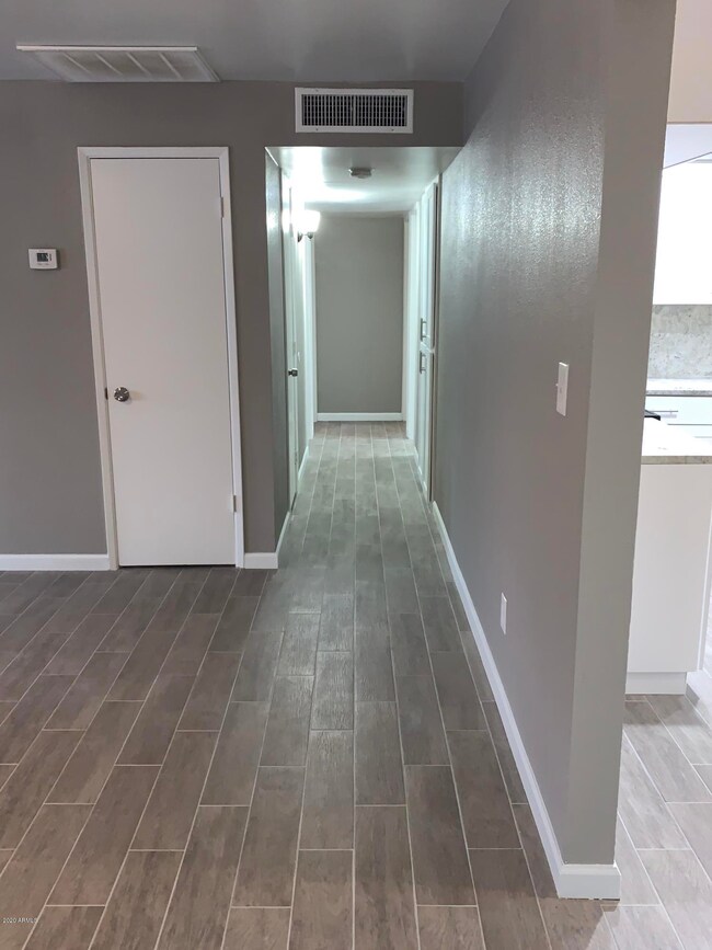 3116 N 80th Ln, Phoenix, AZ 85033 - photo 7