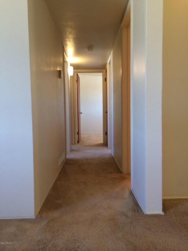 Hall to Bedrooms