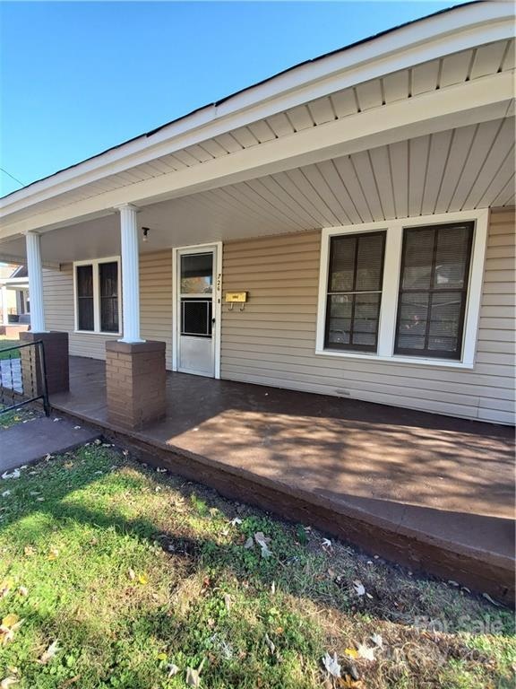 726 Brevard St, Statesville, NC 28677 - photo 4