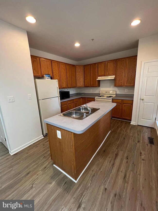 3324 Yellow Flower Rd, Laurel, MD 20724 - photo 3