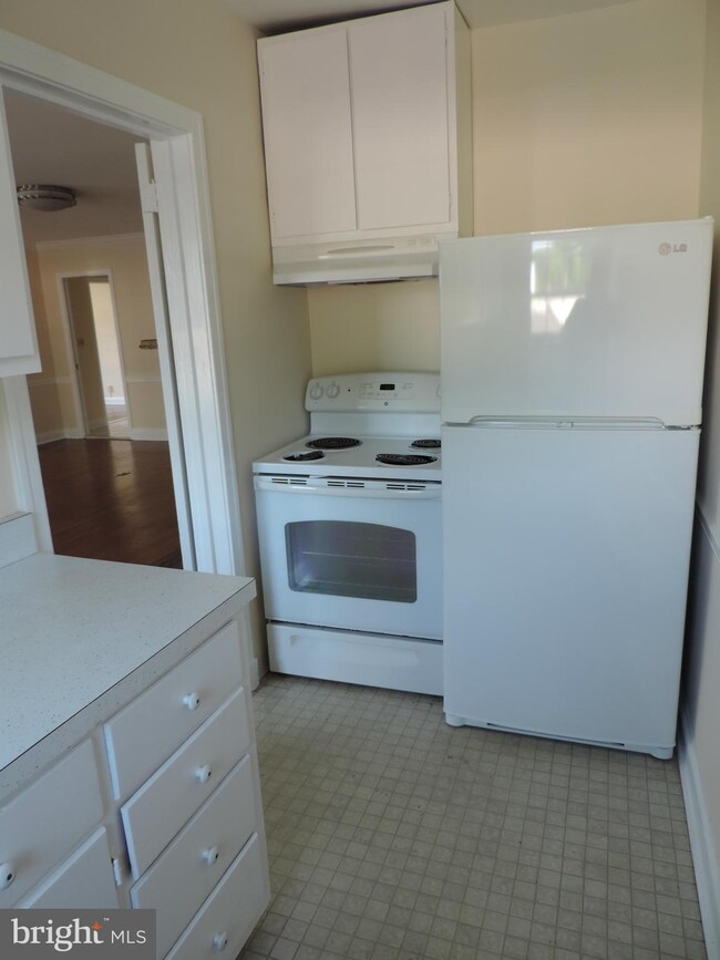 105 W Washington St unit C-1, Middleburg, VA 20117 - photo 5