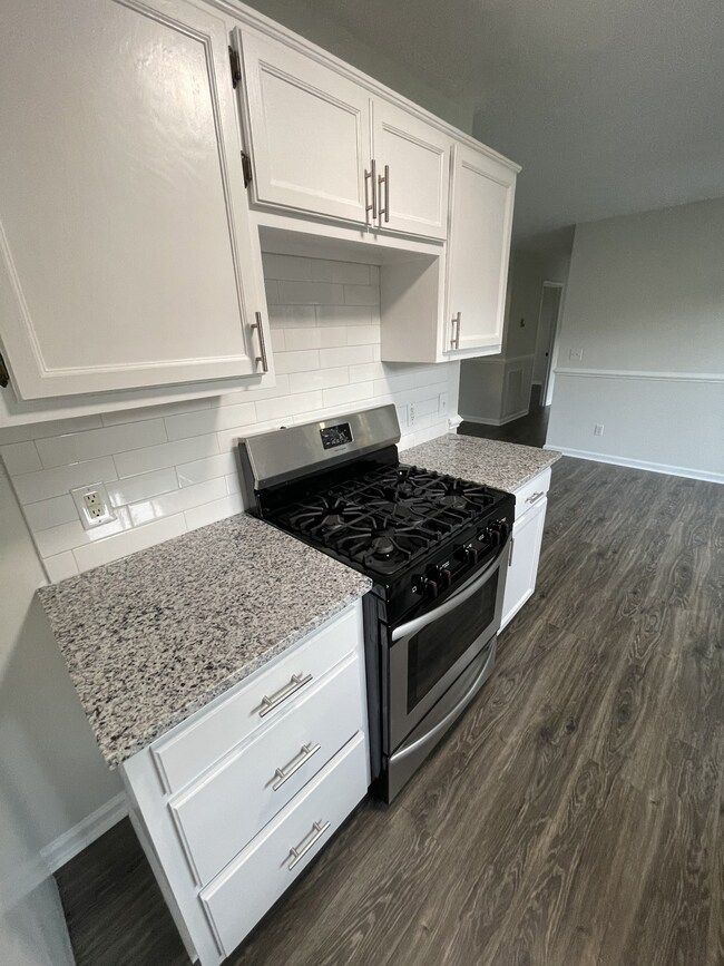 102 Bullock St, Columbia, TN 38401 - photo 4