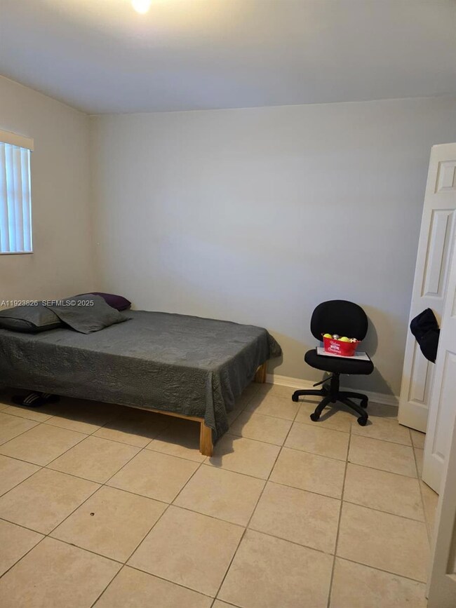 7837 Golf Cir Dr unit 310, Margate, FL 33063 - photo 4