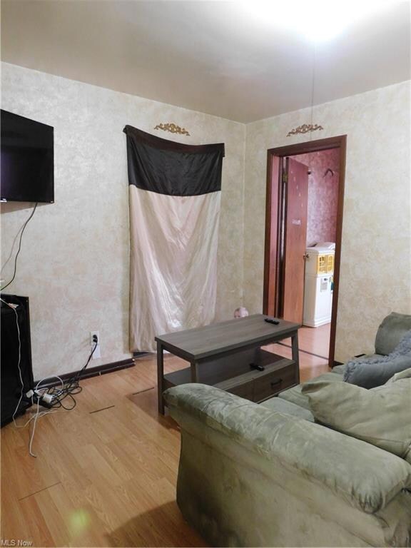 1st floor Unit Living room