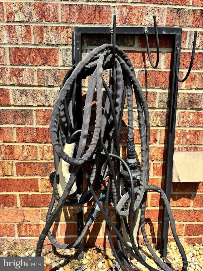 10528 Storch Dr, Lanham, MD 20706 - photo 2