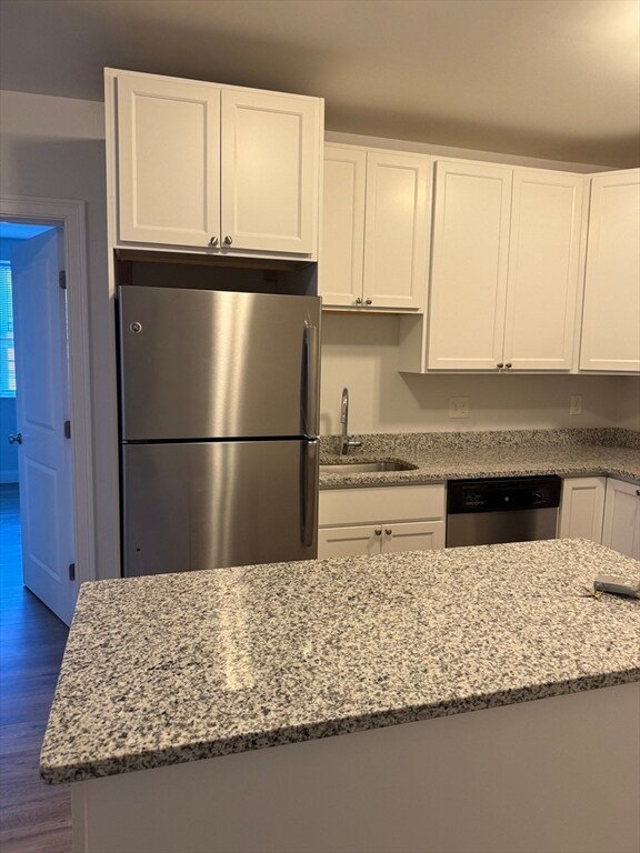 27 W Water St unit 401, Wakefield, MA 01880 - photo 2