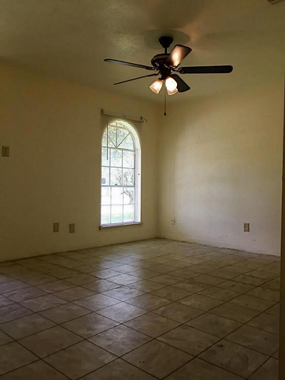 10307 Summerbrook Ct, Houston, TX 77038 - photo 3