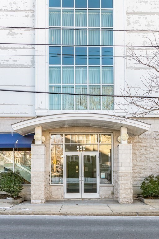 550 Pleasant St unit 211, Winthrop, MA 02152 - photo 5