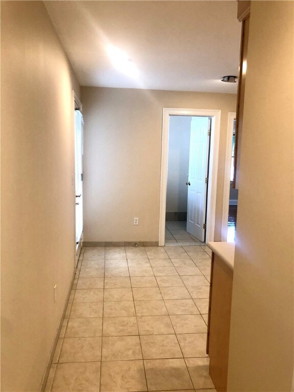 155 Franklin St unit 1F, Bristol, RI 02809 - photo 6