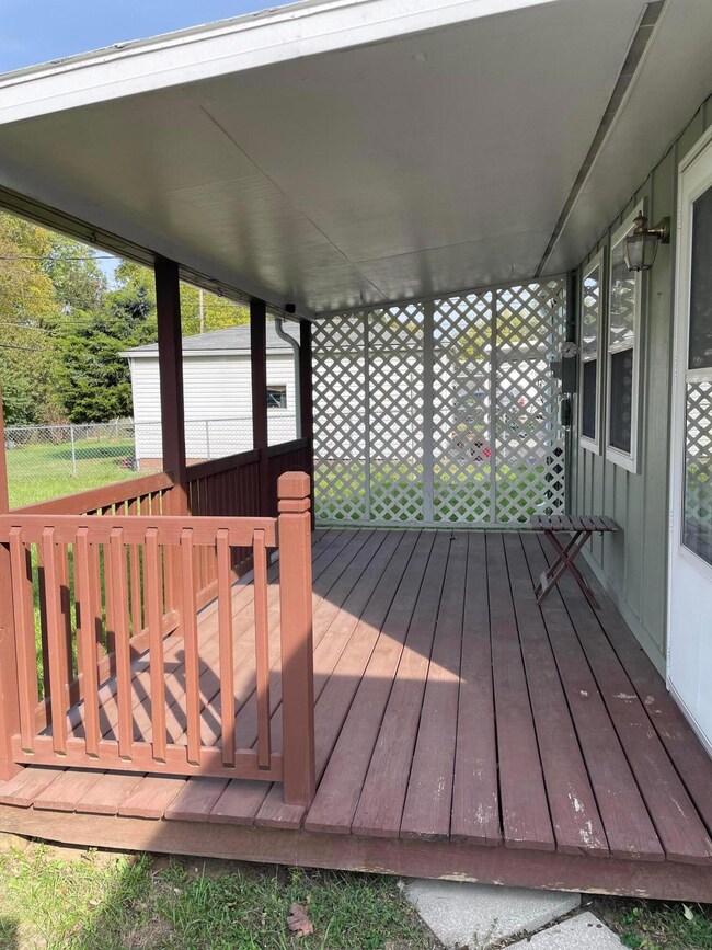 2743 Dolby Dr, Columbus, OH 43207 - photo 2