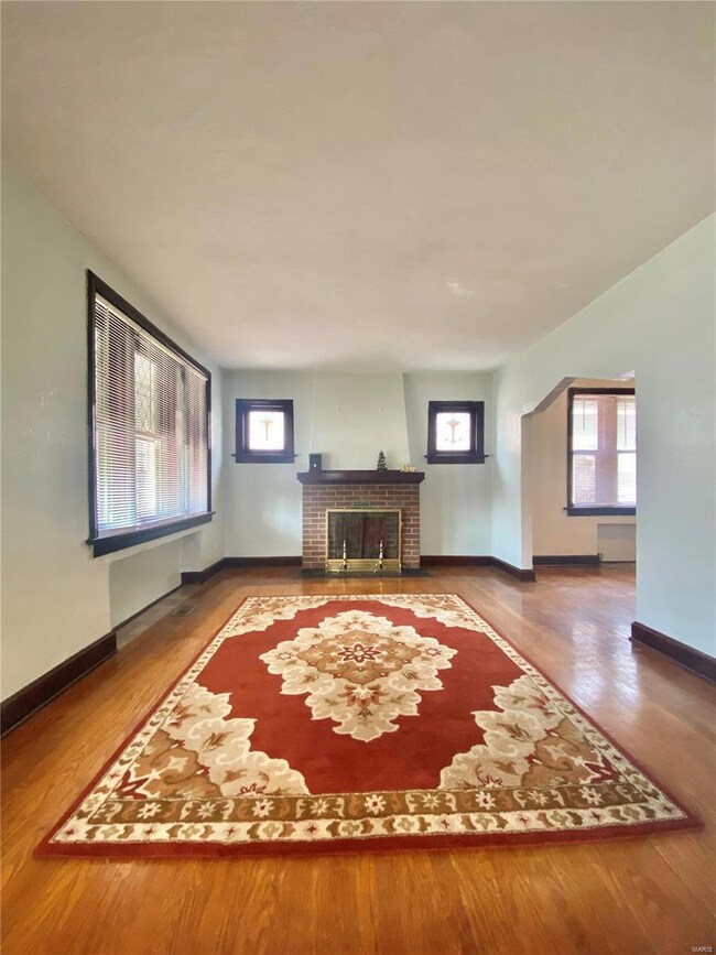 4549 Carter Ave, Saint Louis, MO 63115 - photo 6