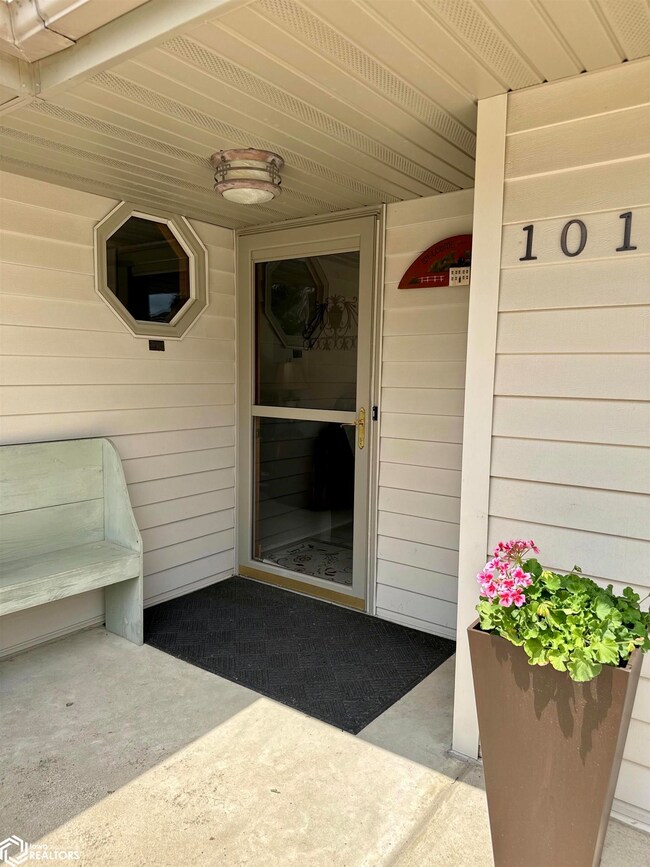 1012 N Division St, Audubon, IA 50025 - photo 4