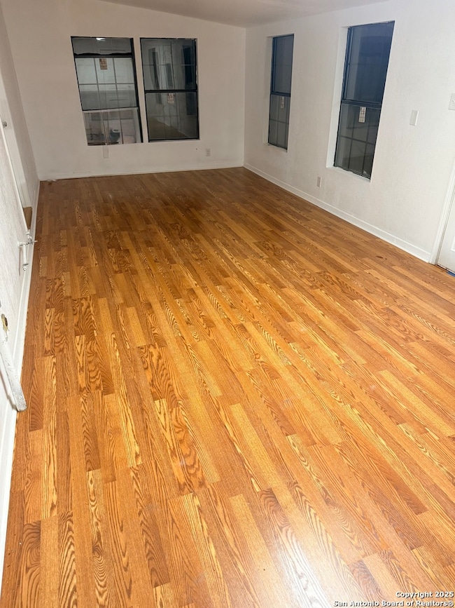 122 E Hart Ave, San Antonio, TX 78214 - photo 4