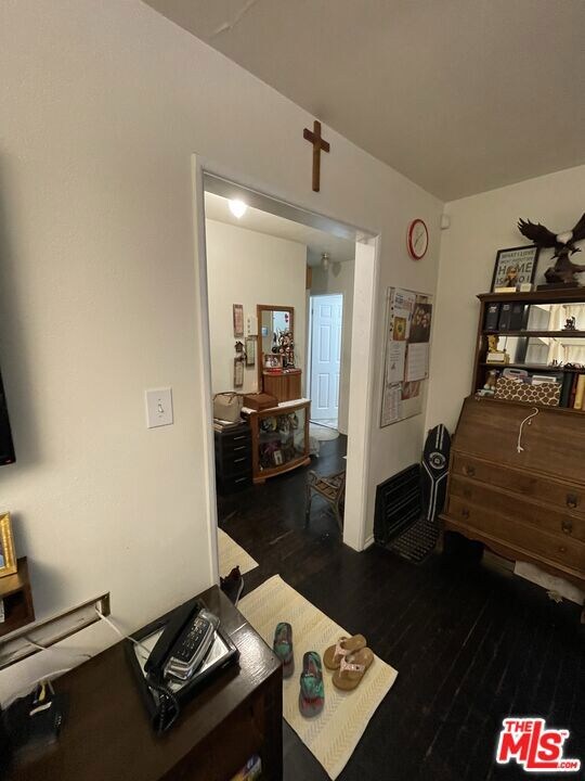 1690 E 122nd St, Los Angeles, CA 90059 - photo 5