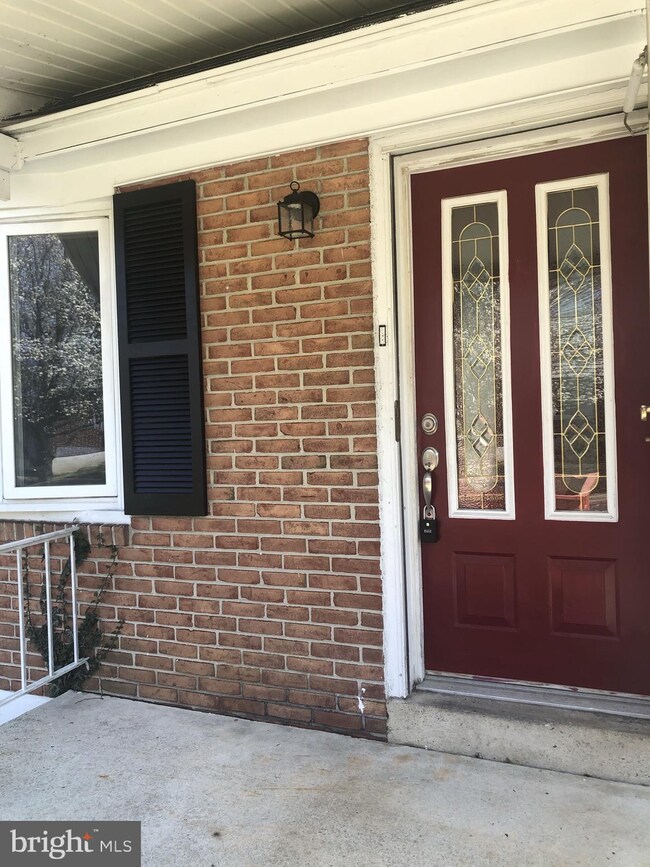 332 Roosevelt Ave, Reading, PA 19605 - photo 7